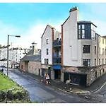 Altido Cosy 2-Bed Apt In The Old Town With Mezzanine